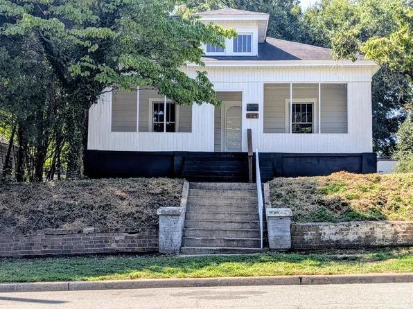 621 Harris St, Burlington, NC 27217