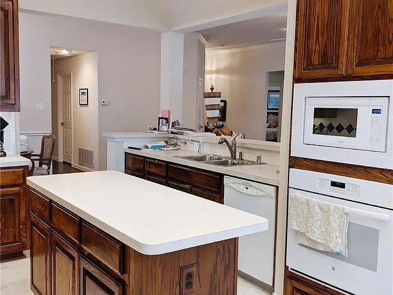 4425 Galsford Dr — Photo 10