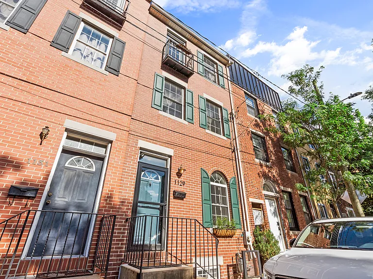 1129 N Orianna St — Photo 3