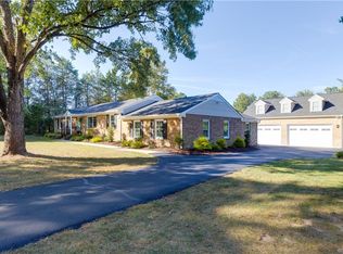 16608 Benmore Rd, Moseley, VA 23120