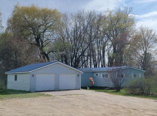 2020 N County Line Rd, Blanchard, MI 49310