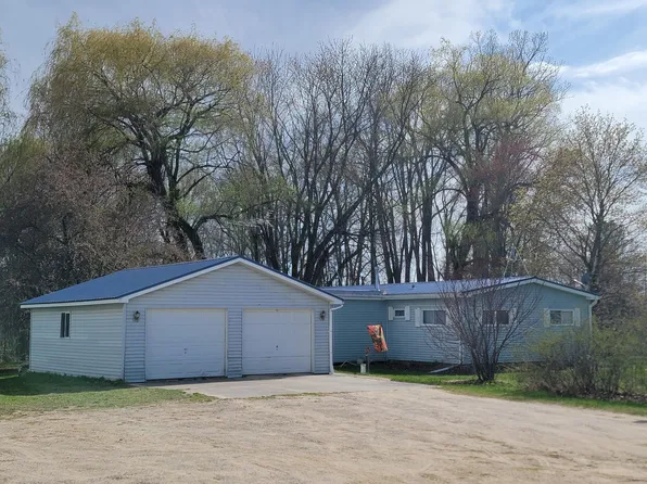 2020 N County Line Rd, Blanchard, MI 49310