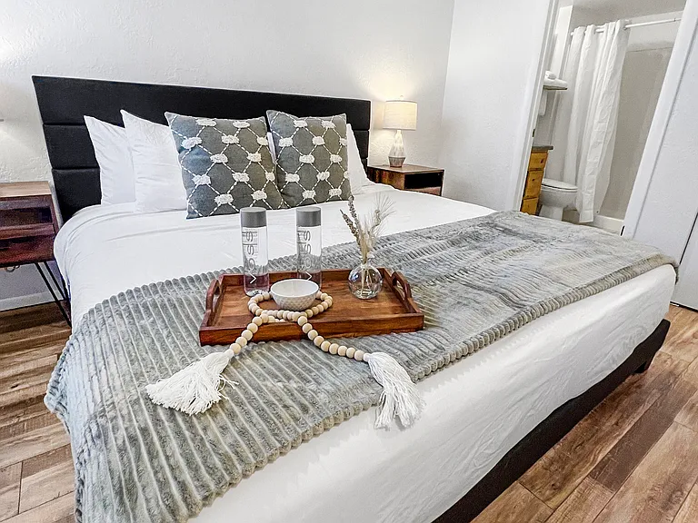2000 Prospector Ave #409 — Photo 3