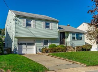 24 Carolynn Rd, Elizabeth, NJ 07201