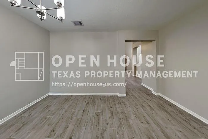 3 bed, 2.5 bath, 2187 sqft, $2,200 — Photo 3
