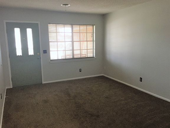 3rd image of 1801 Eden Ln