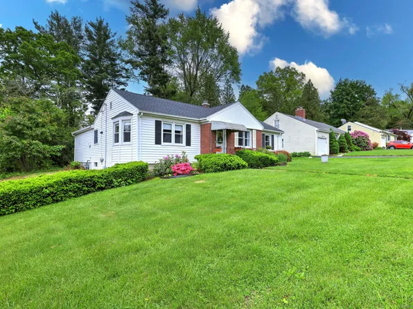 6 Hillview Avenue, Hamden, CT 06514