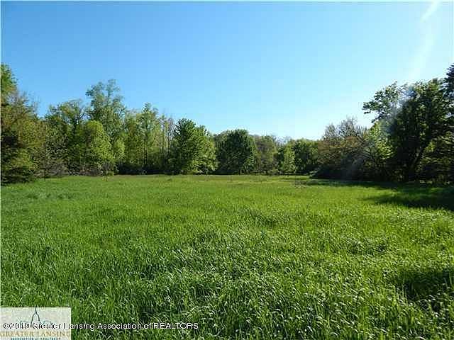 2nd image of 2365 E Grand River Rd