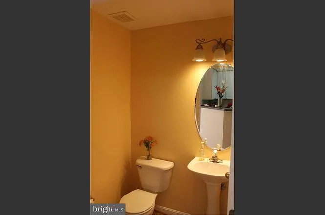 2489 Quick St #102 — Photo 14
