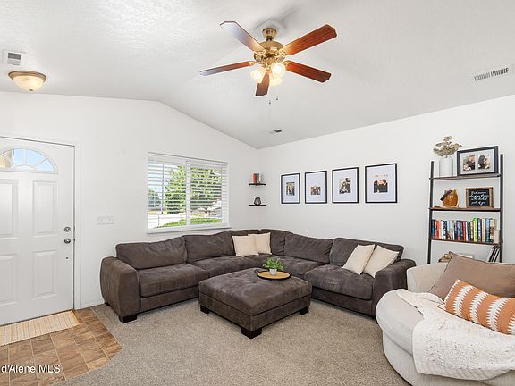 3rd image of 3611 E Kauffman Ln