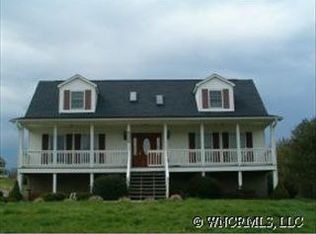 15 Kinsale Dr, Leicester, NC 28748