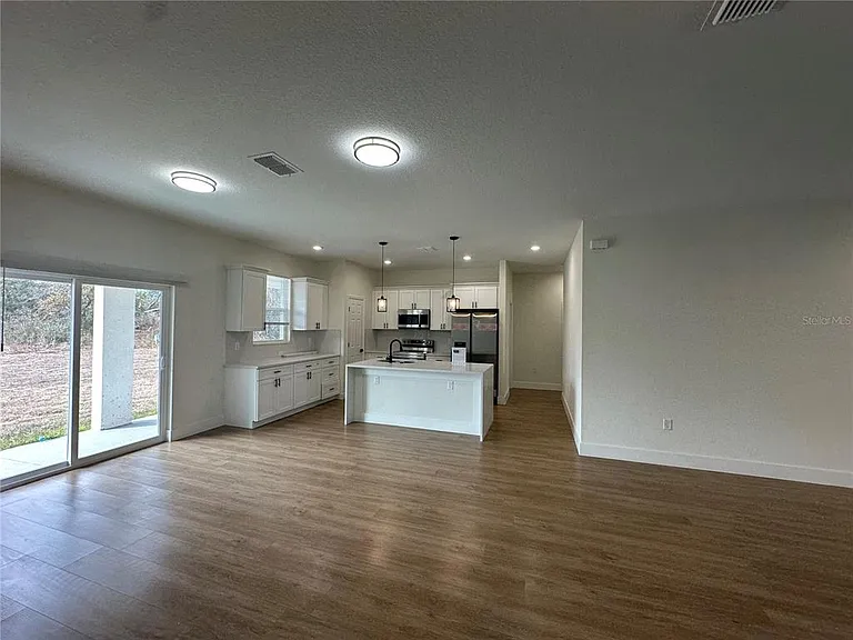 1323 E Derby Dr — Photo 7