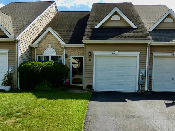 208 Gladstone Way, Bear, DE 19701