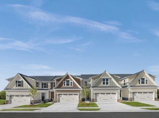 31220 Blooming Ln, Olmsted Falls, OH 44138