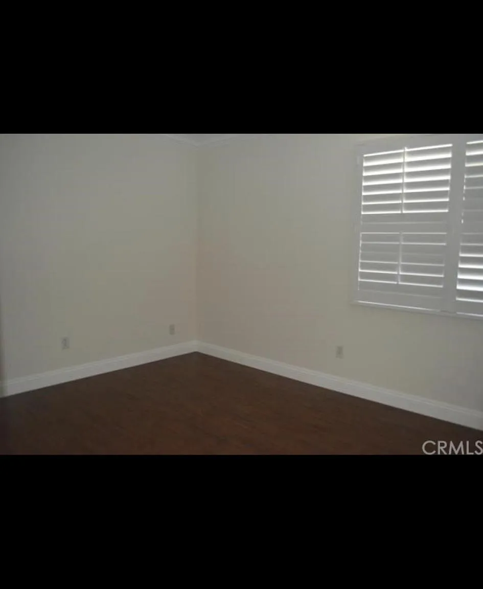 3 bed, 1027 sqft, $3,250 — Photo 3