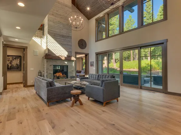 10562 Glenbrook Ct, Truckee, CA 96161