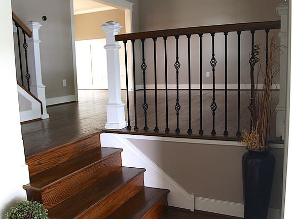 5th image of 2204 Carlton Ln