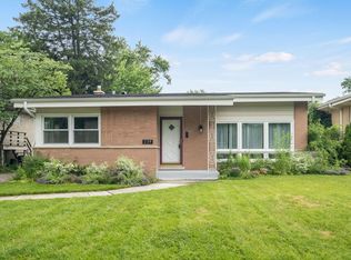 239 Kilpatrick Ave, Wilmette, IL 60091
