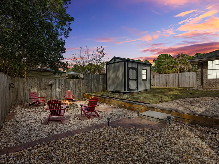 8551 Wilburn Cv — Photo 40