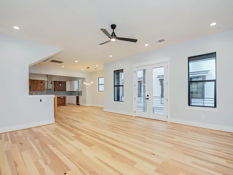7016B Staffordshire St — Photo 4