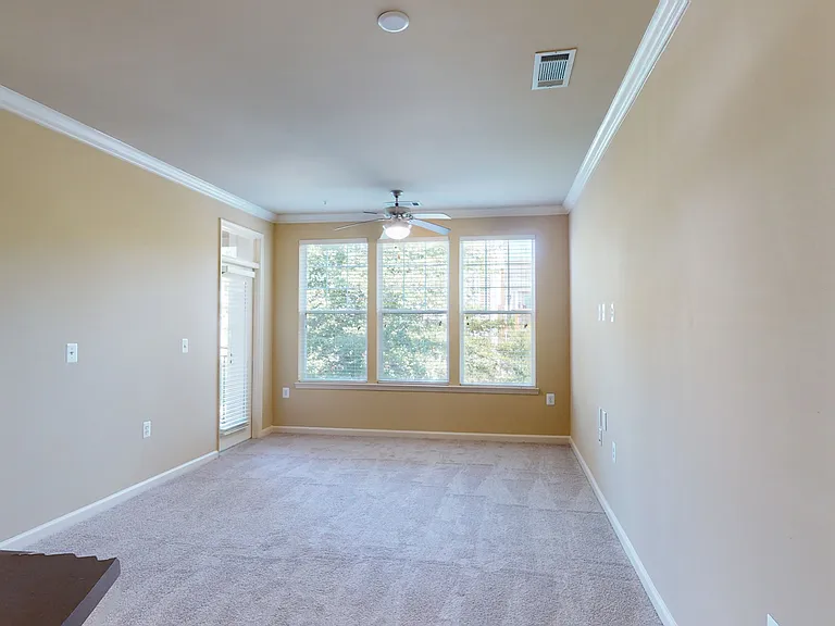Signal Hill Apartment Homes — Photo 85