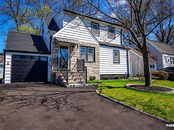 3rd image of 25 Windsor Dr