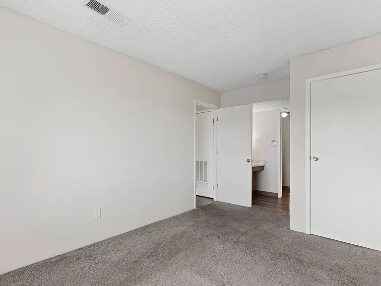 Pinon Place Apartments — Photo 28