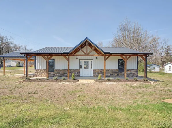 82 Massey St, Adamsville, TN 38310