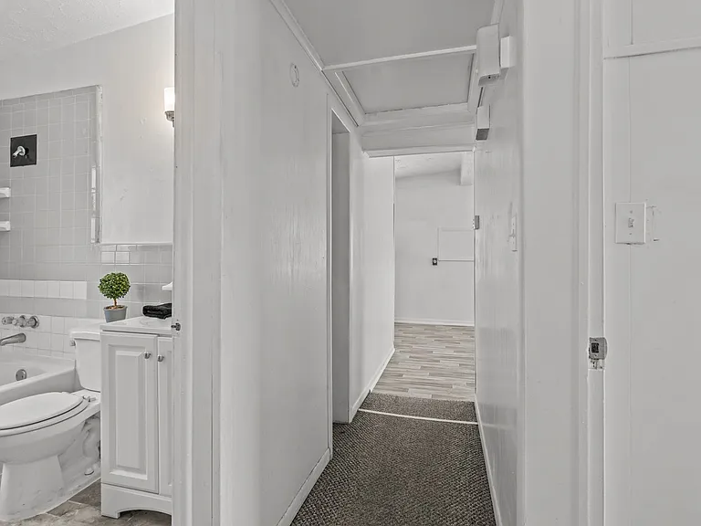 20 Rollins Ave — Photo 9