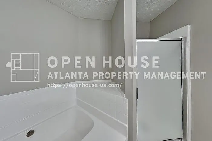 2330 Hinton Rd — Photo 10
