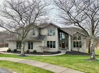 8015 Falcon Ct, Gibsonia, PA 15044