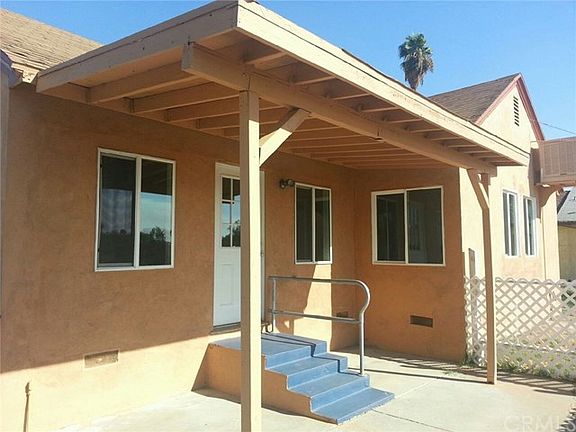 3rd image of 2332 S Artesia St