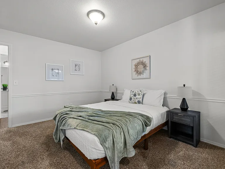 1528 E Falconrim Ct — Photo 61
