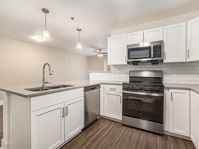 Signature Pointe Apartment Homes — Photo 83