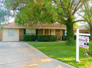 212 Southside Dr, Sanger, TX 76266