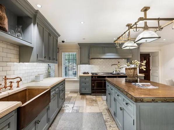 21 Beekman Place image 9 of 13