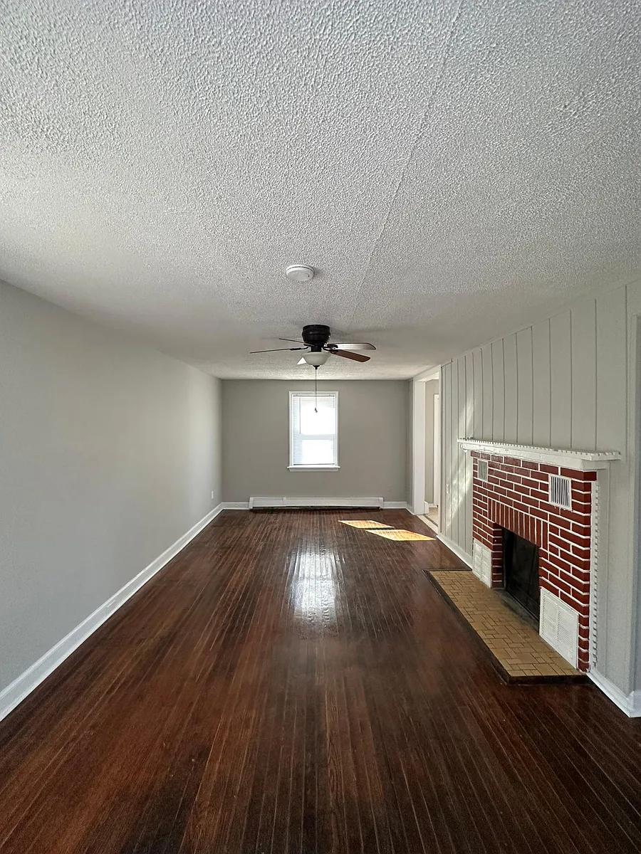Building Photo - 6 Harry Dr #1