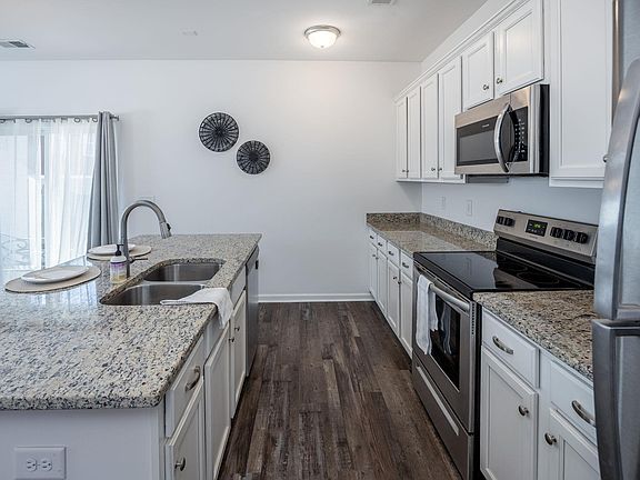 5th image of 125 Hunters Grove Drive