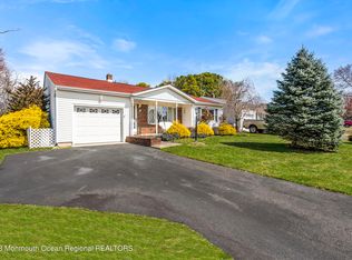 8 Thornton Rd, Toms River, NJ 08757