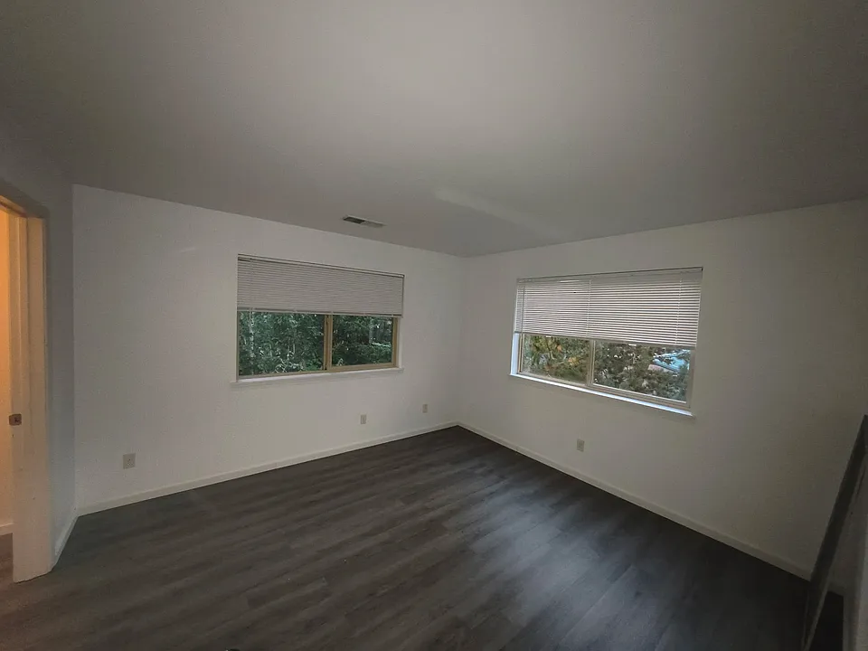 200 W Kellogg Rd #201