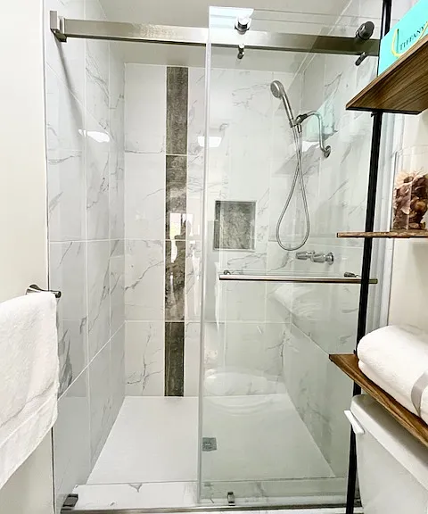Wilshire Occidental Apts — Photo 25
