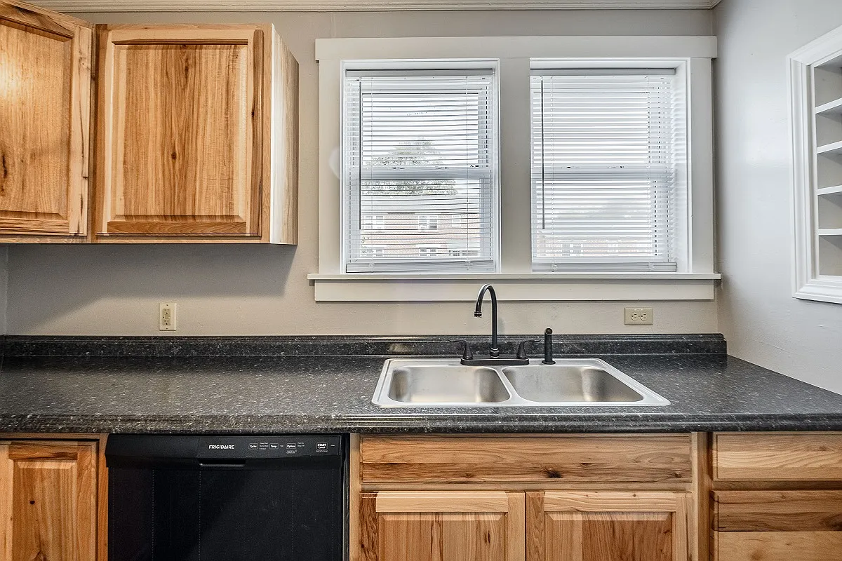 Atlantic Townhouse Apartments — Photo 2