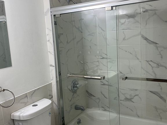 5th image of 75 Woodbine St #1