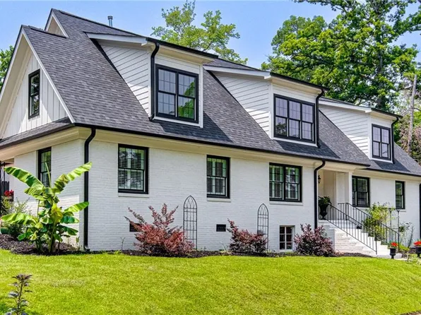 2100 Rolling Rd, Greensboro, NC 27403