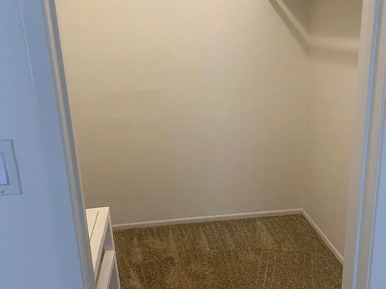1136 Acadia Pl — Photo 9