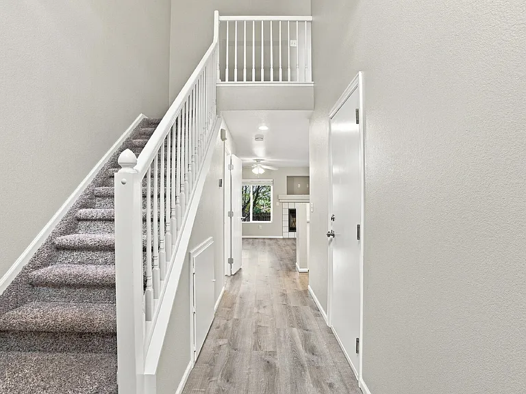 4028 Three Bridges Ct — Photo 2