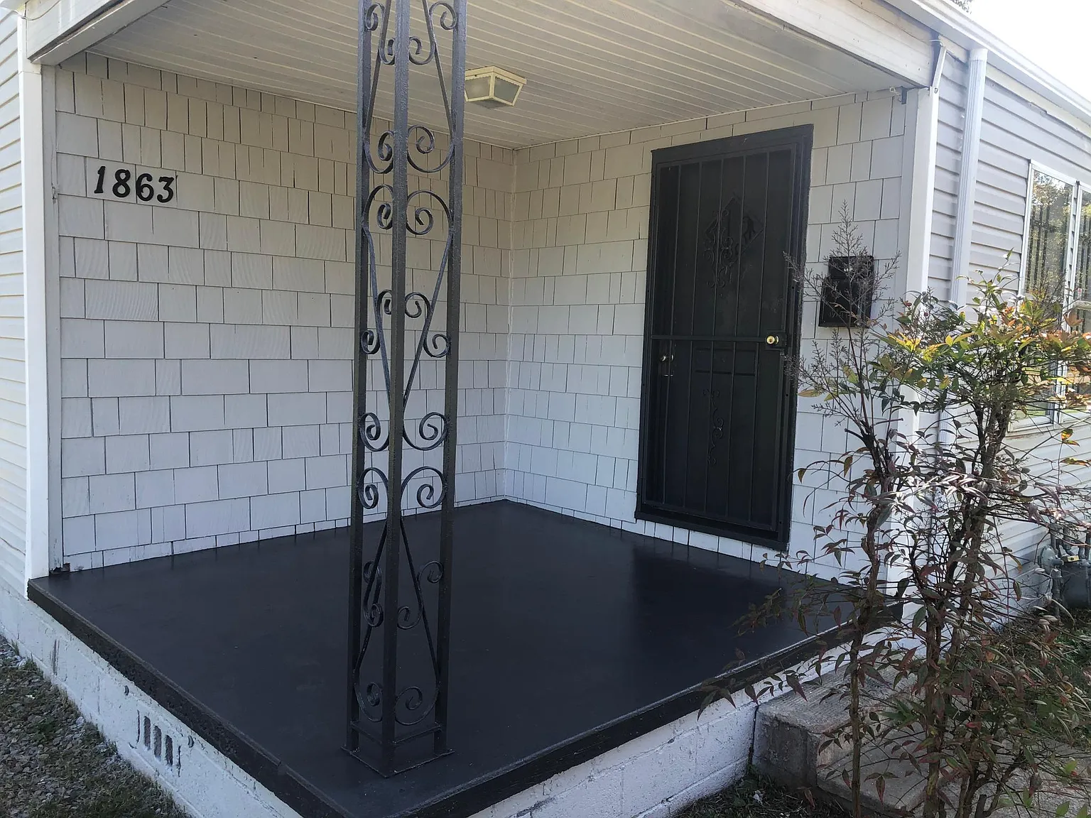 110 18th Way SW — Photo 1