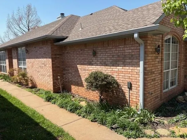 45 Windsor Cir, Stillwater, OK 74074