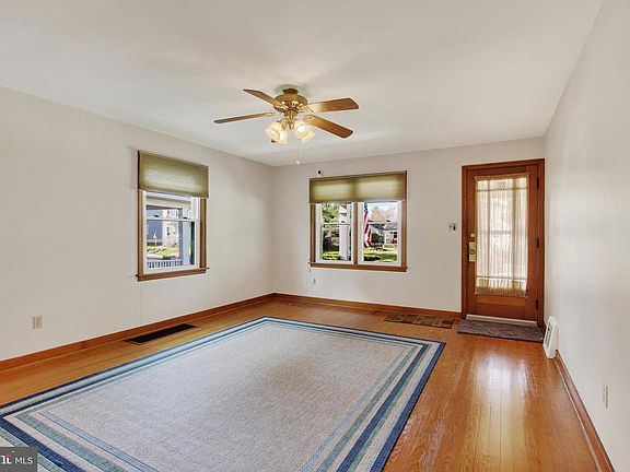 2nd image of 524 Fulton St