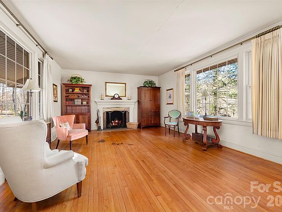 4th image of 226 School Rd